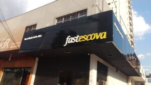 Fachada em ACM Fast Escova