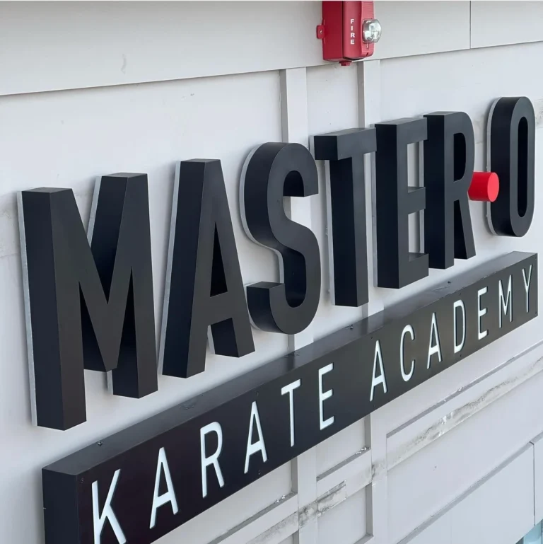 Detalhe das letras caixa Master O