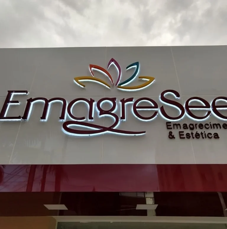Logomarca EmagreSee aplicada na fachada